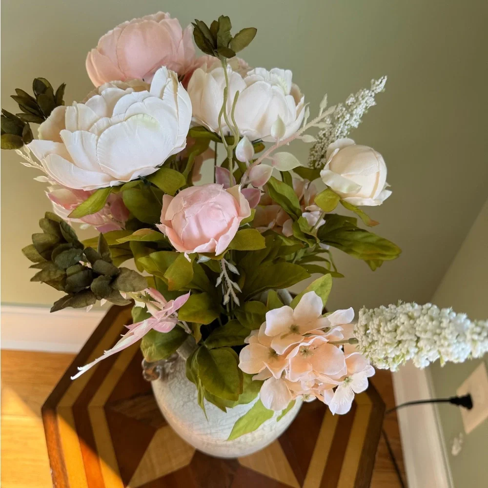 COPY - COPY - NWT Elegant Vintage Inspired Artificial Peony Bouquet